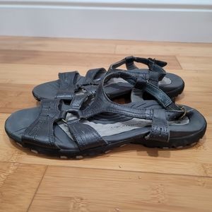 Mountrek Womens sandals size 6